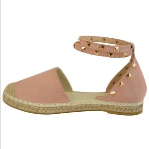 Womens New Never Worn Sandals w/Gold Stud Detail